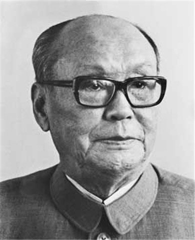 上将乌兰夫：单刀赴会救内蒙，一人瓦解一个“