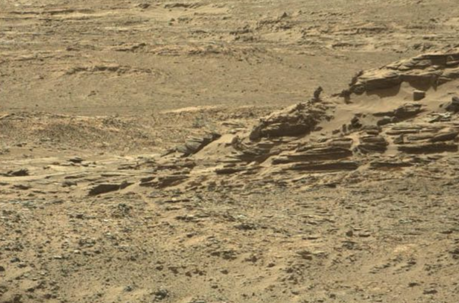 NASA傳回火星可疑照：人臉、人身影、飛碟，它們到底是什麽？