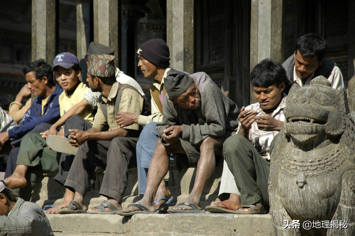 印度人給你的第一印象是什麽呢，自以為家裏有礦，結果自食其果