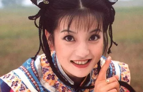 《还珠格格》开播23年后：原来容嬷嬷扎的都是坏人啊
