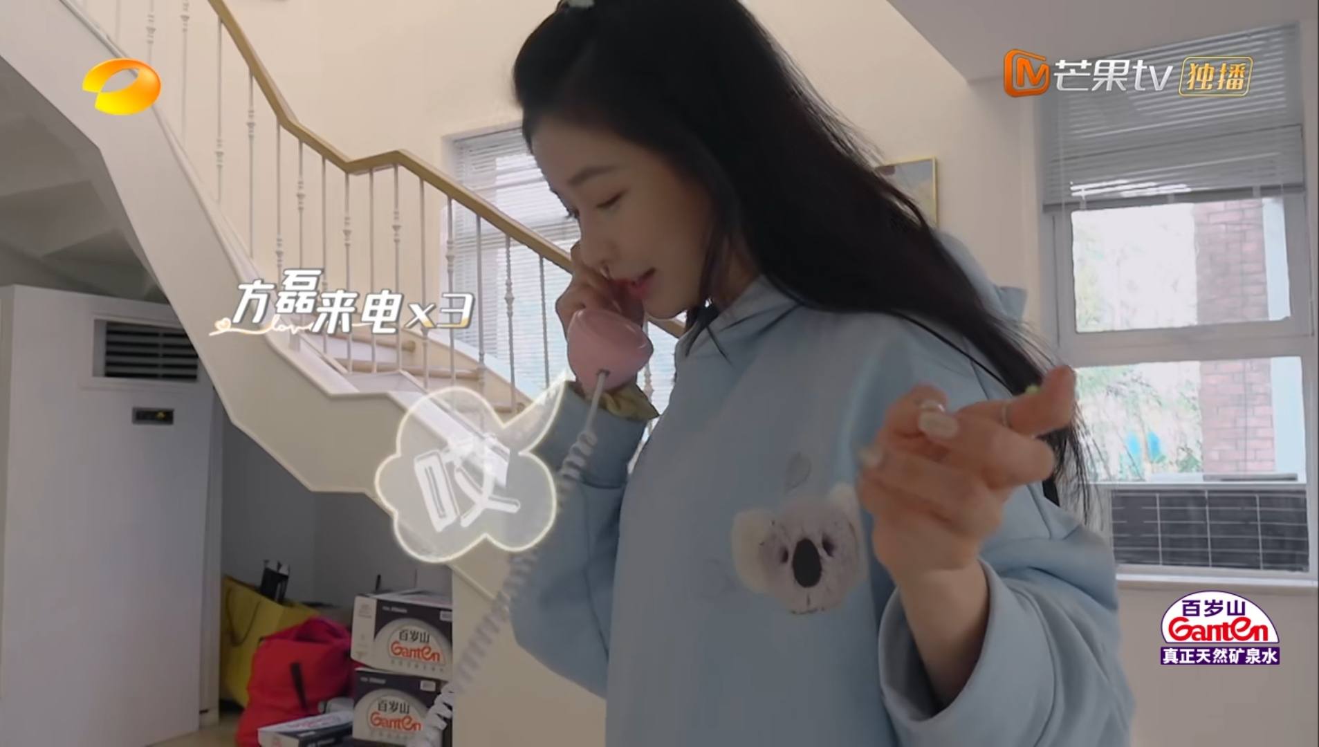一直被偷拍，却从未回应：王子文突然承认有儿子，勇气从何而来？
