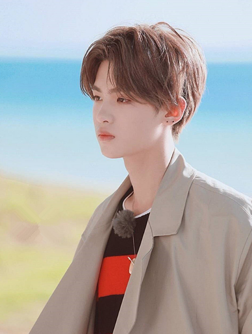 粉丝也变私生饭？边伯贤家门口被私生饭蹲守，