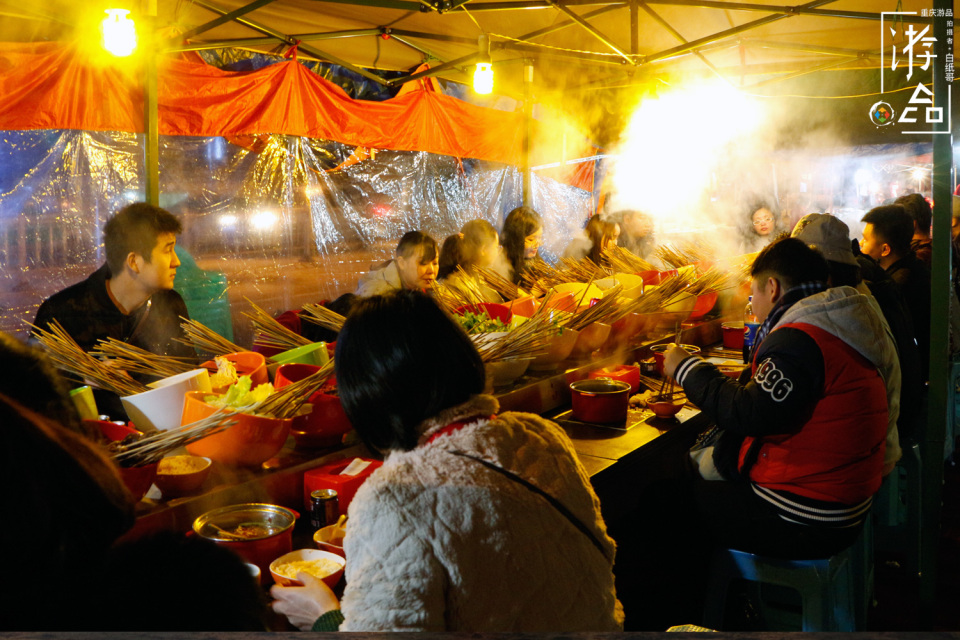 重庆旅行攻略：喝茶看熊猫，欣赏艺术还能吃蹄花汤，这完美的一天