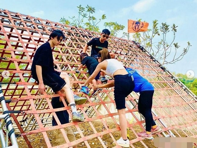 周杰倫昆凌帶一雙兒女野外拓展訓練，小兒子正臉肉嘟嘟超可愛