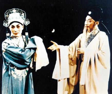 1988年，在大会上“请小平同志不要吸烟”的女人，后来怎样了