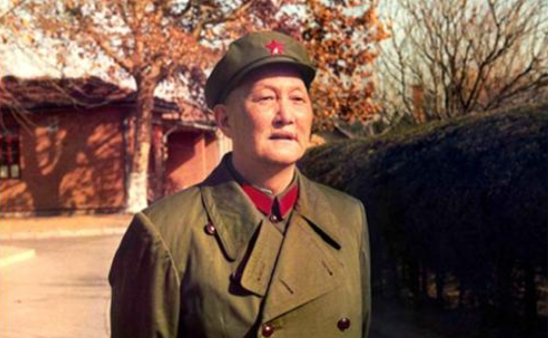 1977年一农民在街上闲逛，被人用专机接到北京，