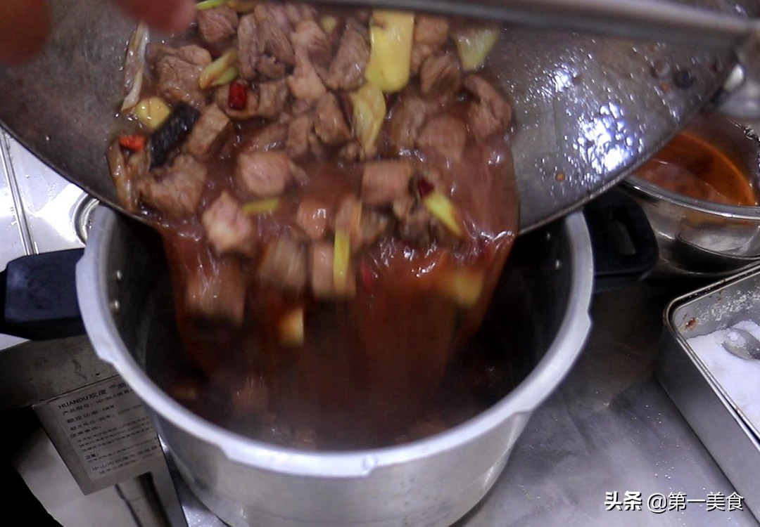 图片[8]-【腐竹焖牛肉】做法步骤图 鲜嫩入味 汤汁鲜美-起舞食谱网
