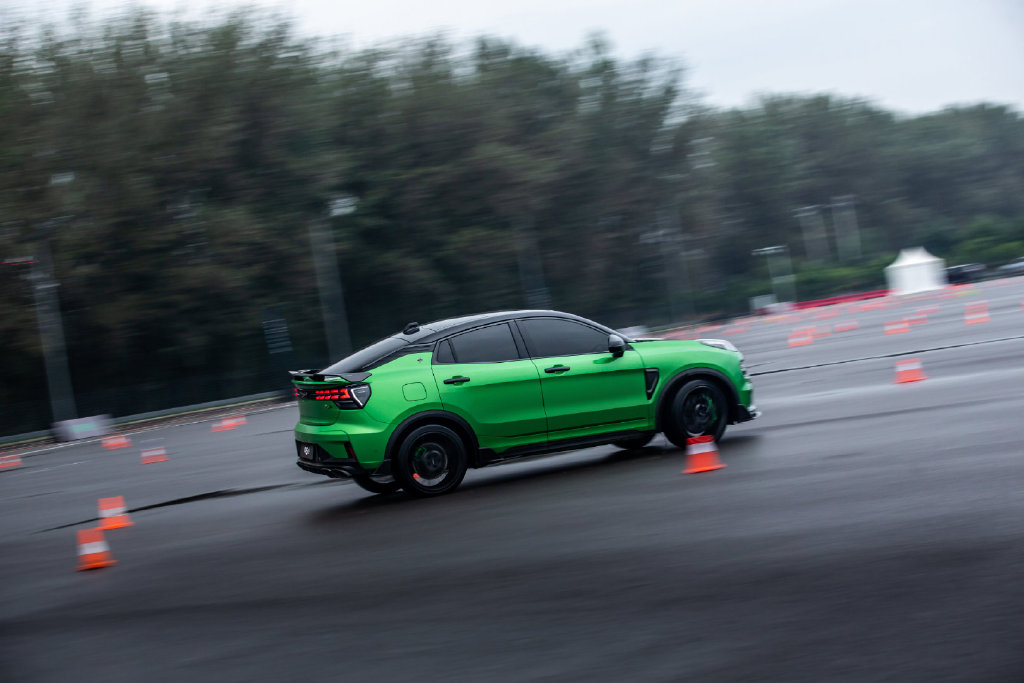 品牌首款性能SUV，领克05+上市售23.58~26.18万元