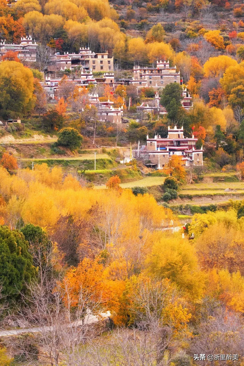 10 ancient towns with beautiful autumn colors, if you are tired, go to stay for a few days
