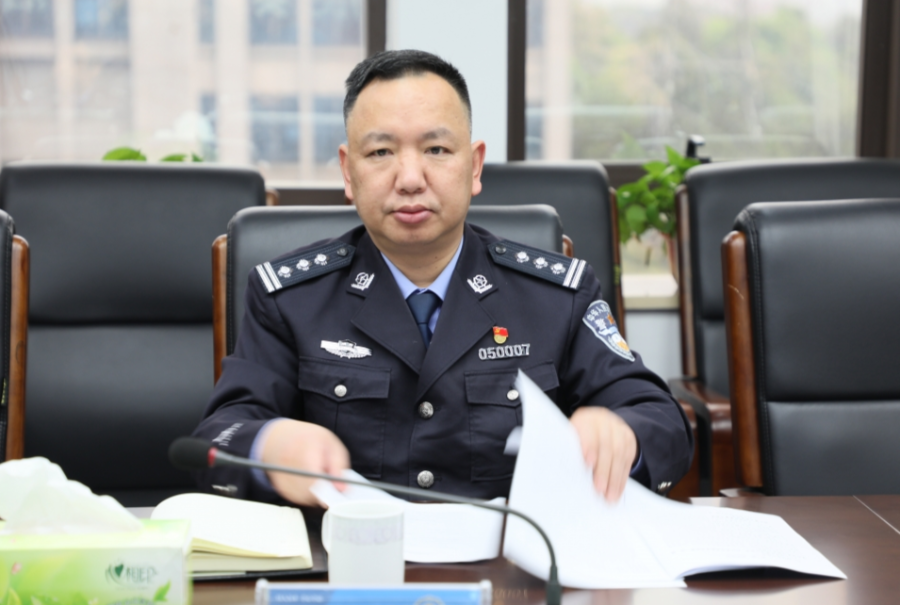 湘潭市局党委委员、副局长彭世辉同志到分局督导教育整顿工作