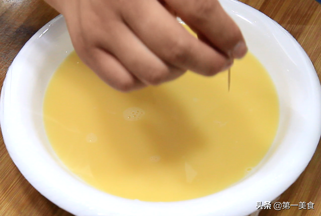 口嫩不老无蜂窝，原来蒸出完美鸡蛋羹只用了很简单的窍门