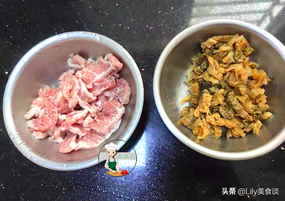 三伏天多吃蒸菜养人，这菜蒸一蒸，15分钟就出锅，鲜香营养不上火
