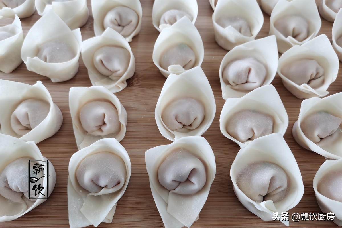 吃馄饨，这馅鲜美又解馋，留恋舌尖的味道难忘，早餐夜宵都惦记着