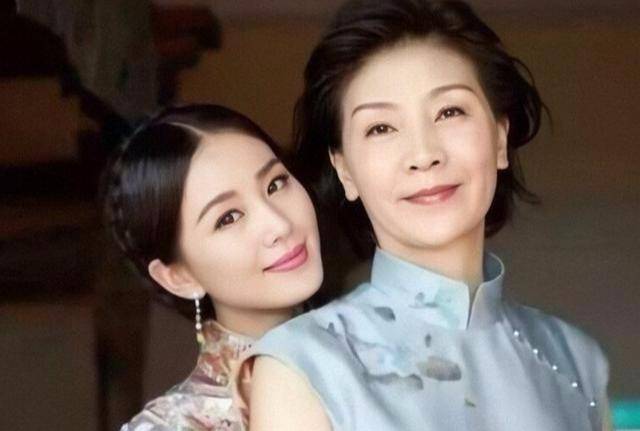 有一种“基因”叫生了个自己，戚薇李小璐还好