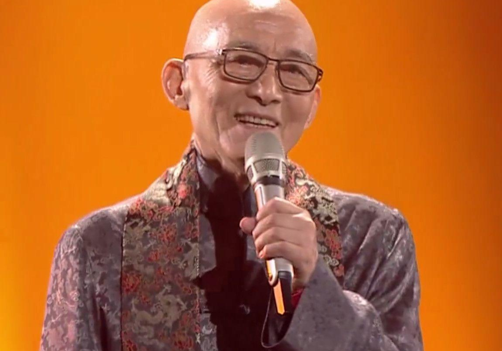 “济公”游本昌：陪妻子抗癌，支持女儿放弃高考，76岁剃度出家