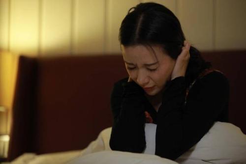 清华男生拉横幅示爱“女生节”，网友：真学霸