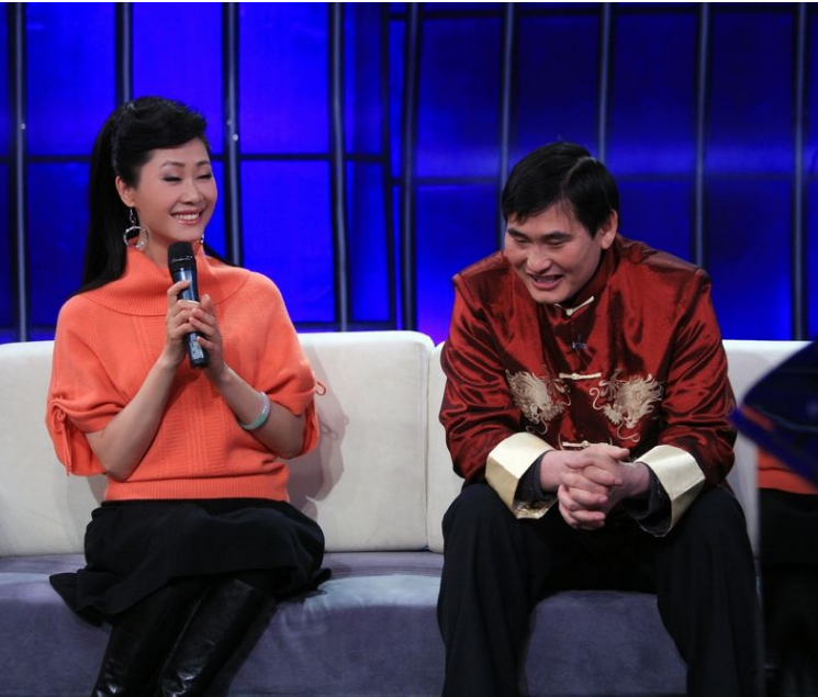 于文华：合作尹相杰，发掘大衣哥，一婚不幸福，现在活成z个样子