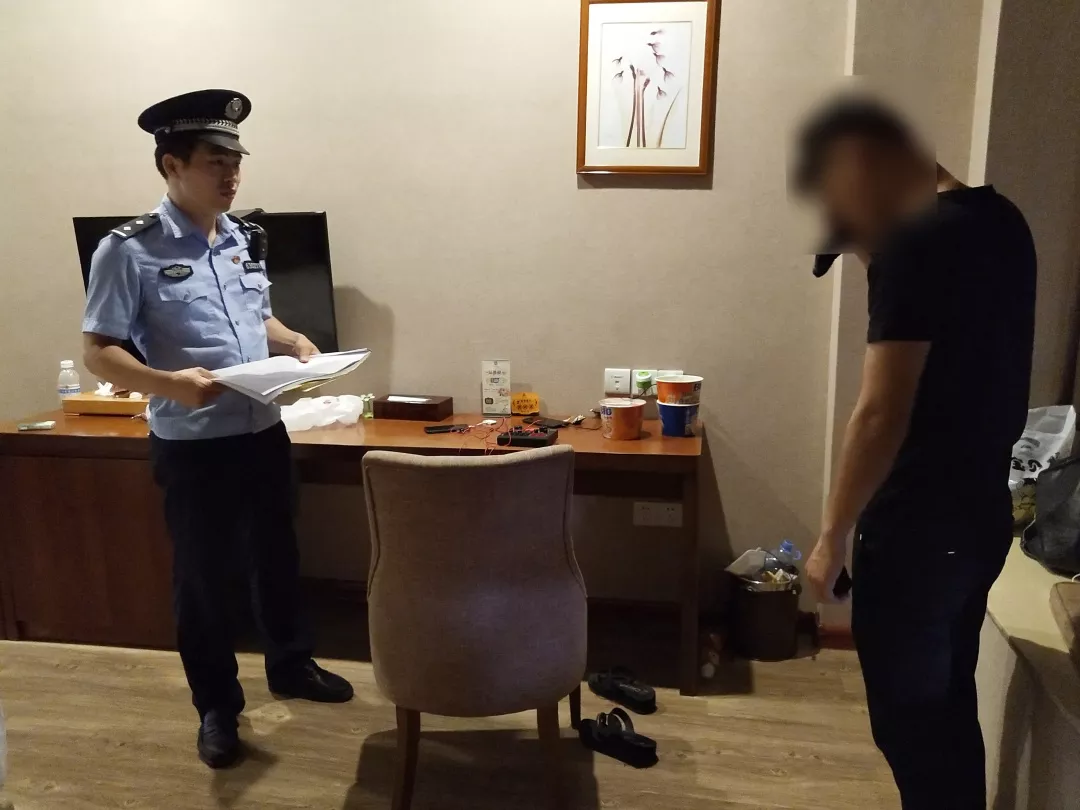 “百万女婿”现身福建！初见面就要给未来岳父