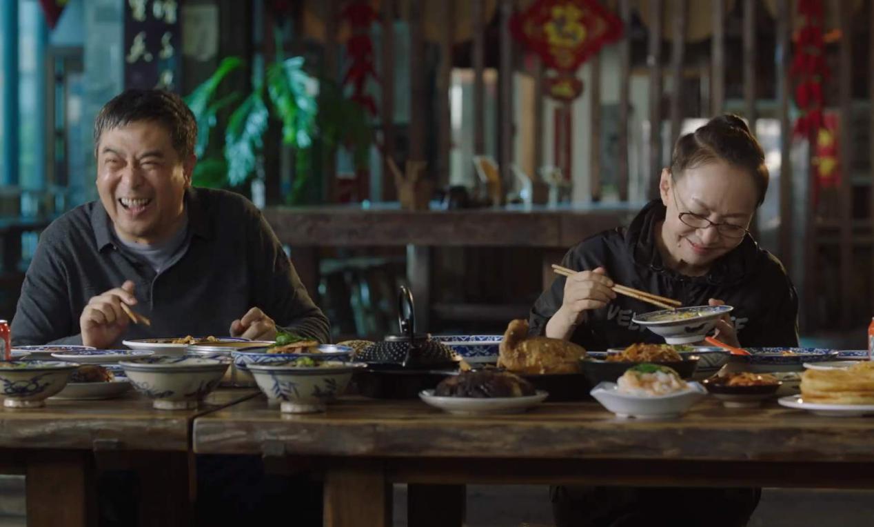 59岁宋丹丹退休了，是含饴弄孙颐享天年，还是将