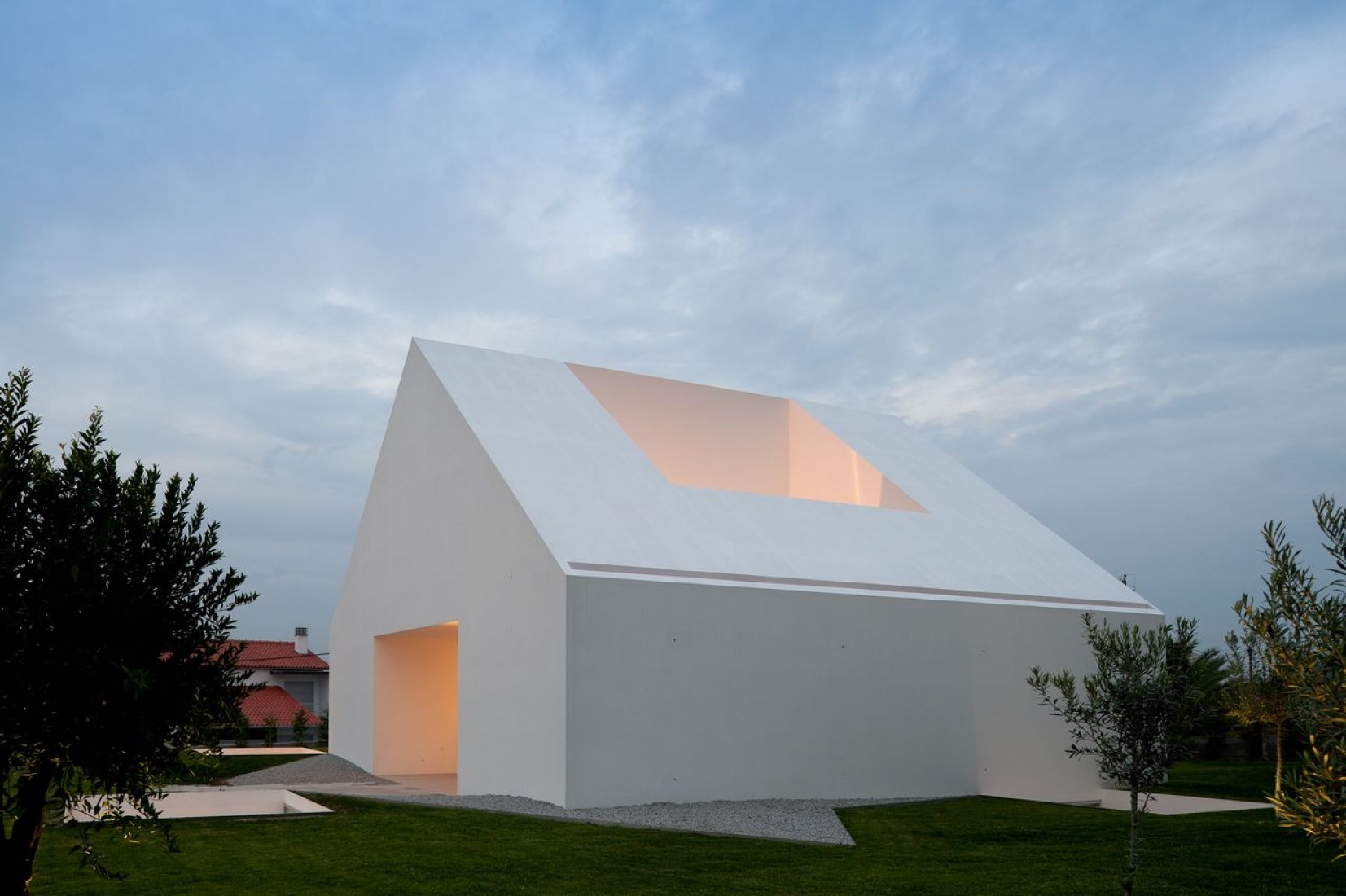 简约到极致的梦想白房子，Aires Mateus经典作品突破了时空界限