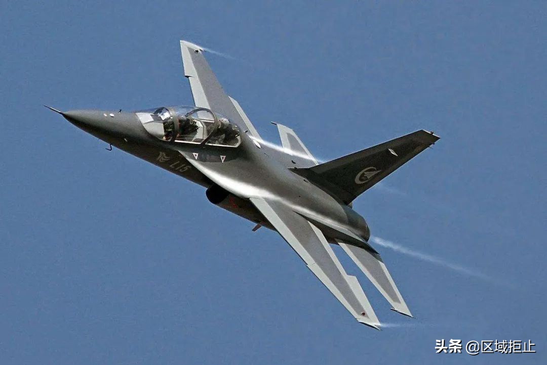 枭龙战机已被多国订购，性能更好的歼10却卖不出