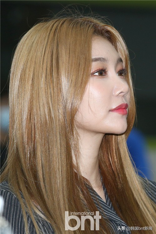 「bnt PHOTO」MOMOLAND为低收入家庭女性 捐赠1500套女