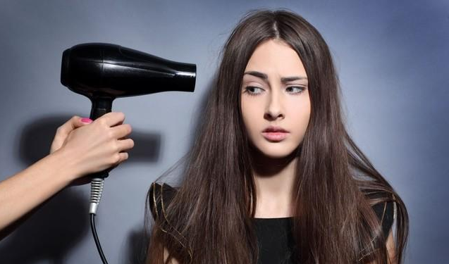 直男不知女神苦，吹发才知长发难，立式吹风机“拯救女神机”