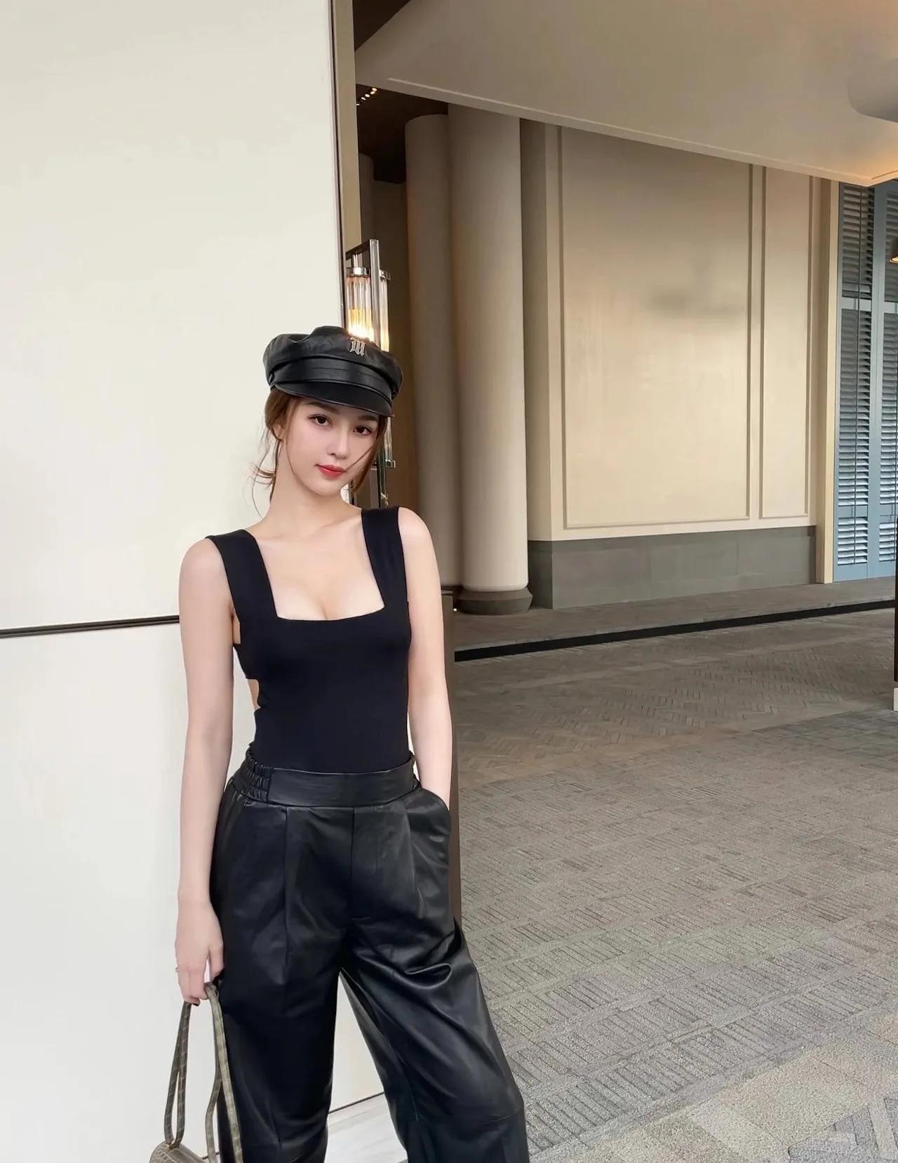 清纯可爱模特身材大长腿性感美女图片