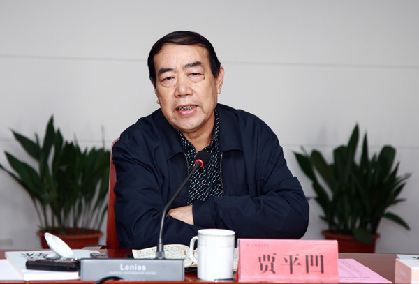 贾平凹为何与前妻韩俊芳离婚？拿稿费回家像做贼，个性太强不自豪