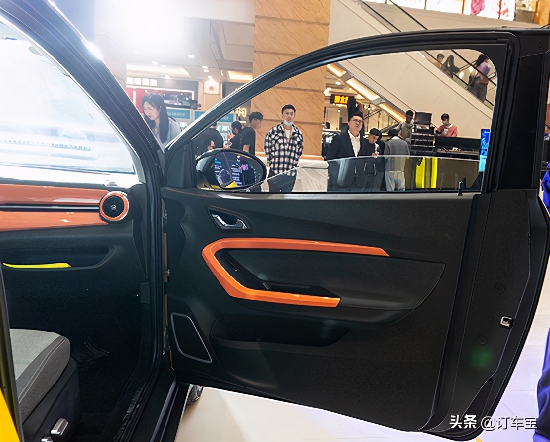 续航301km/细节设计用心 实拍2021款奇瑞纯电小蚂蚁