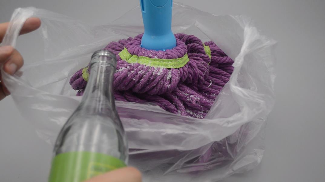 不管拖把多髒多黑，一個簡單的方法，拖把洗完乾淨如新，真實用