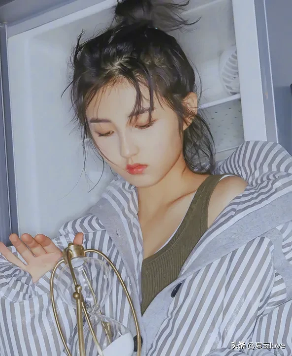 张子枫“纯素颜”有多美，当镜头拉近后，男粉