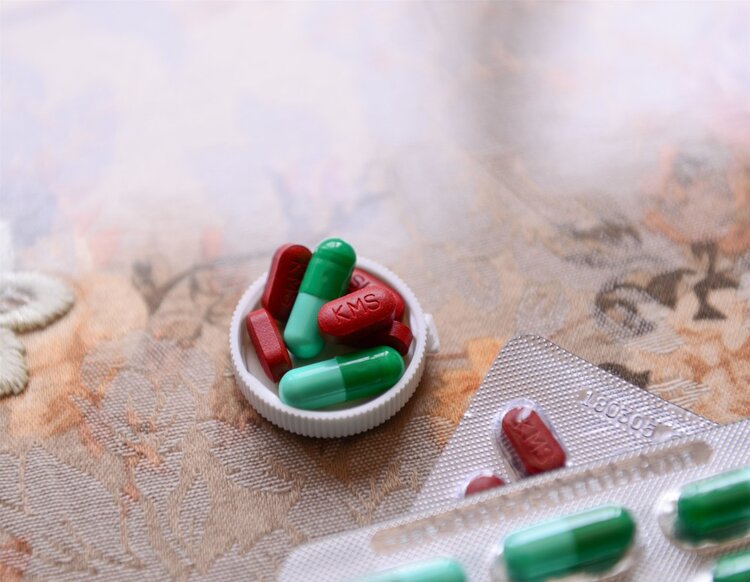 被商家吹上天的4种保健品，实则真没啥用，快护住你的钱包