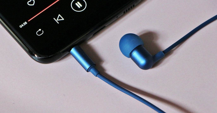 网易云音乐出品，几十元的耳机，也能在颜值和音质上做到出色