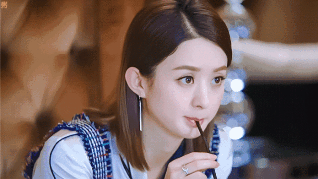 《有翡》开播，赵丽颖被吐槽显老：她才33岁，怎