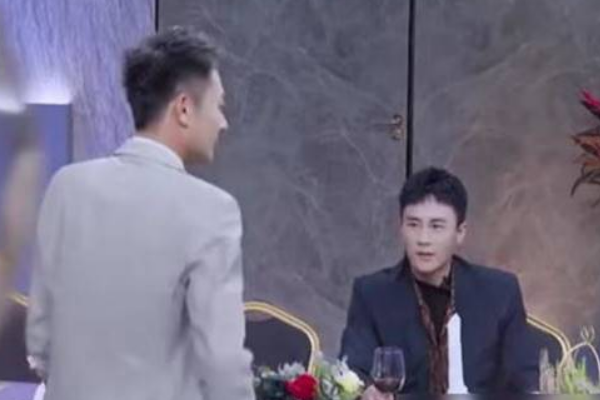 “插刀教”踩印小天内幕，没你想的那么简单