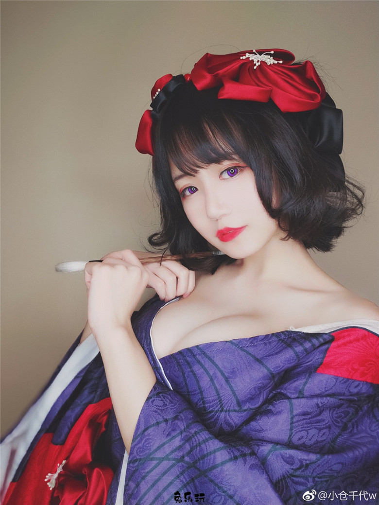 球迷的福音！微博动漫博主小仓千代w图集好胸好颜好性感！