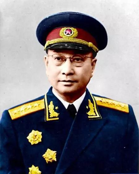 55年十大将中不领大将薪金的有哪几人？