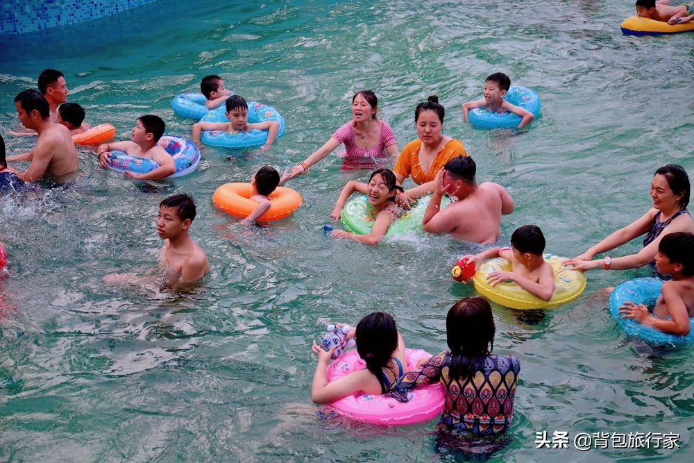 临沂“热经济”持续火爆 水上乐园成市民消暑圣地