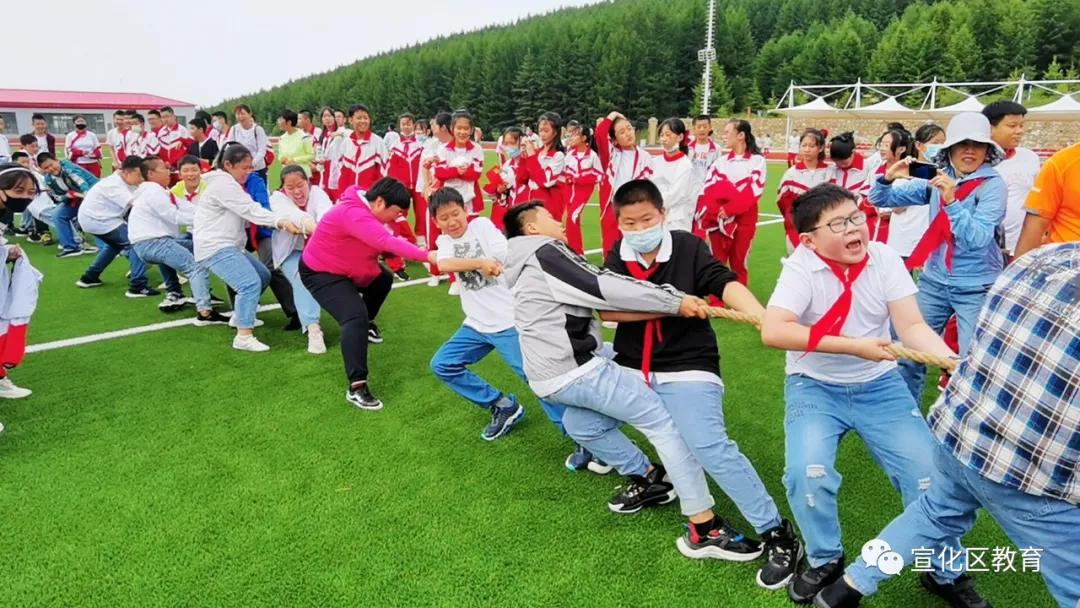 宣化区建国街小学六年级毕业典礼掠影