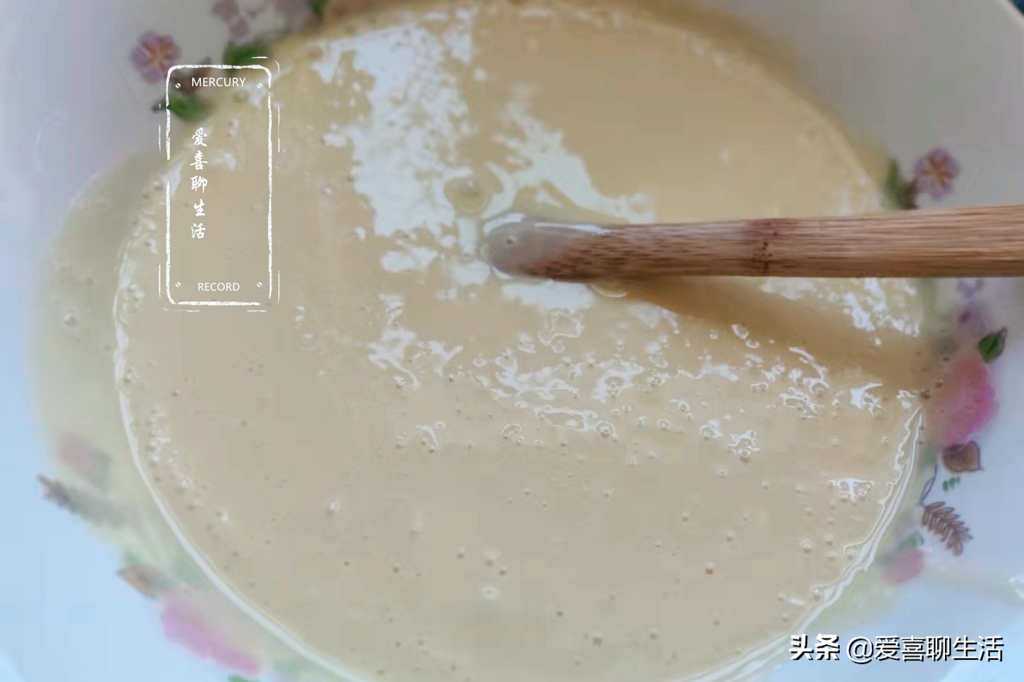 跟黄磊做电饭煲蛋糕，无需烤箱也不用打蛋器，出锅蓬松暄软又香甜