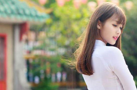 柬埔寨美女家里有甘蔗林，但就是没有男朋友，