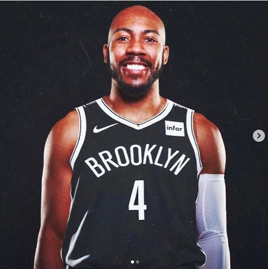 除去威少被交易至湖人外，NBA选秀之夜还有哪些值得<p data-track=