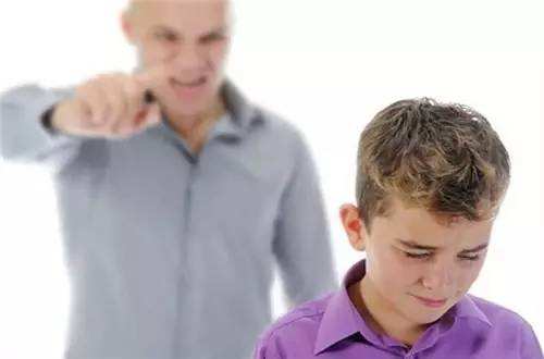 嗯哼和媽媽走散，應對方法堪稱教科書，霍思燕是怎麼做的安全教育