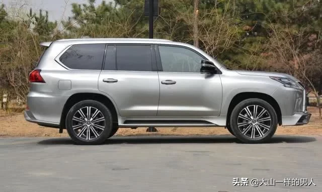 豐田又一“越野王”V8引擎＋8AT5米車長，車友：砸鍋賣鐵來一輛