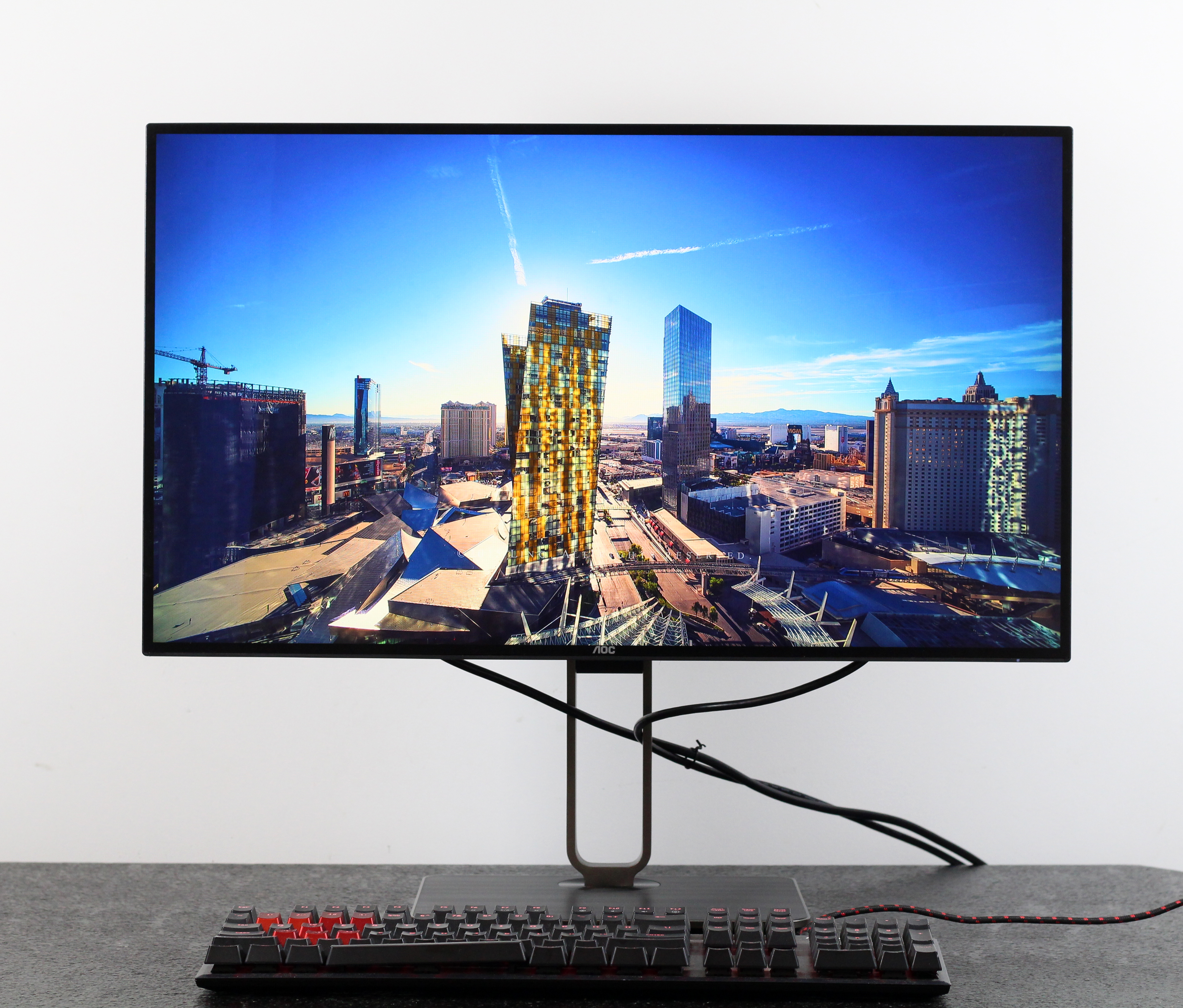 AOC Q27U2显示器评测：为创作者提供的一块好屏