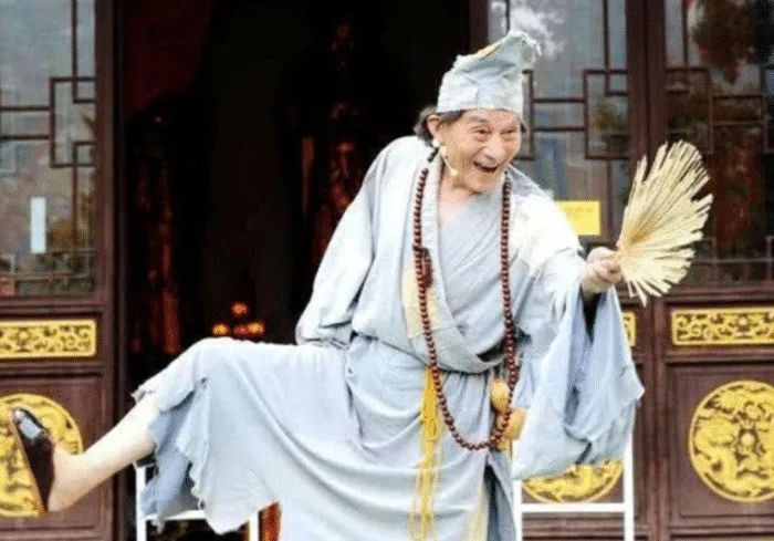 “济公”游本昌：陪妻子抗癌，支持女儿放弃高考，76岁剃度出家