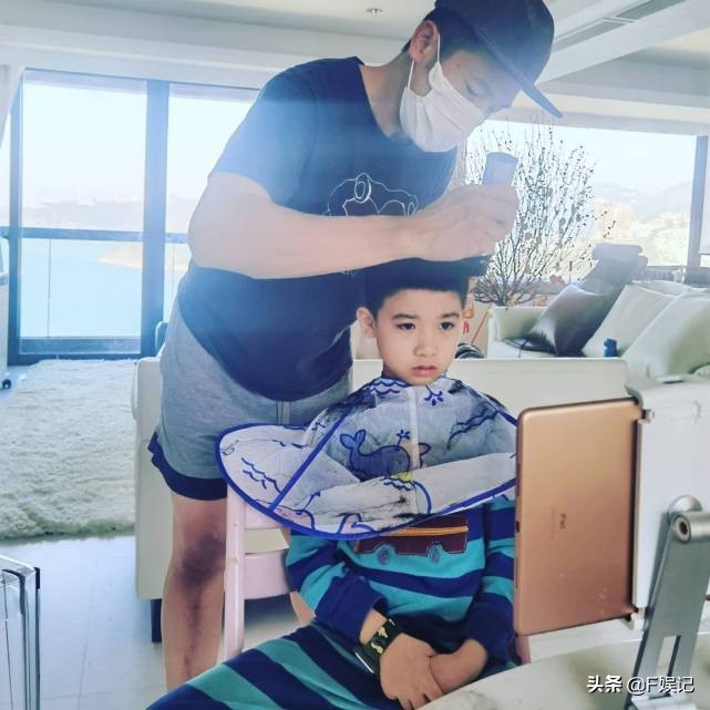 陳茵媺頂替陳豪為兩位兒子理髮網友大讚她的理髮技術不錯