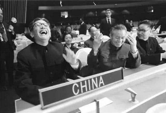 中国恢复联合国席位，苏联支持美国反对，为何美国没用否决权？
