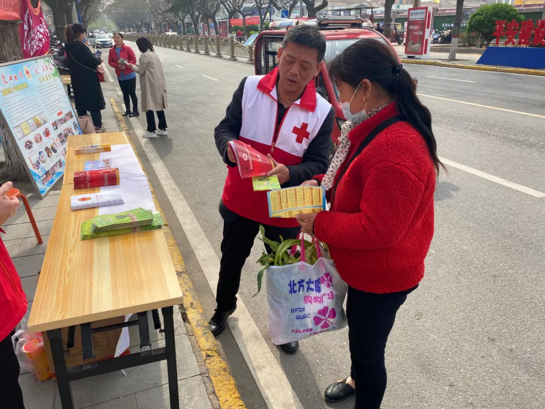 合阳县红十字会开展爱国卫生月活动